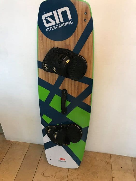 gin-geek-2-kiteboard-und-shinn-bindung